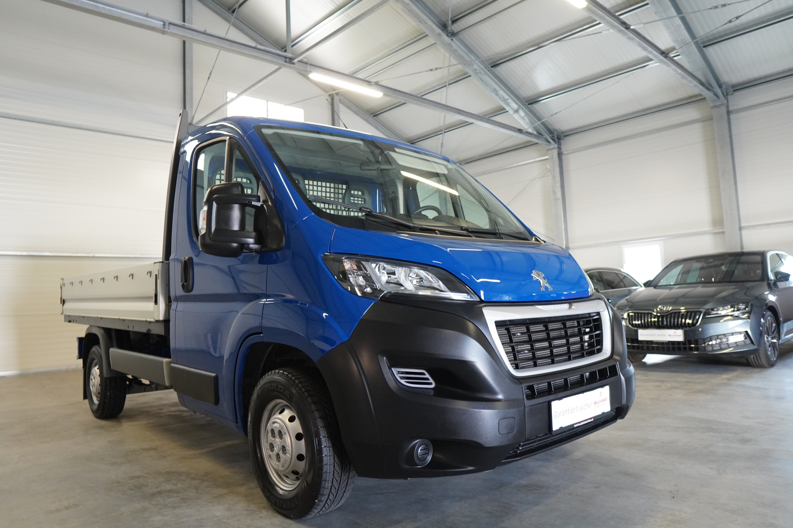 Peugeot Boxer Pritsche 3300 L2 2,0 BlueHDi 140 AHK KLIMA TOP